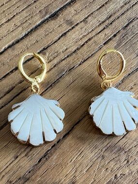 Boutique Gold Shell Drop Earrings